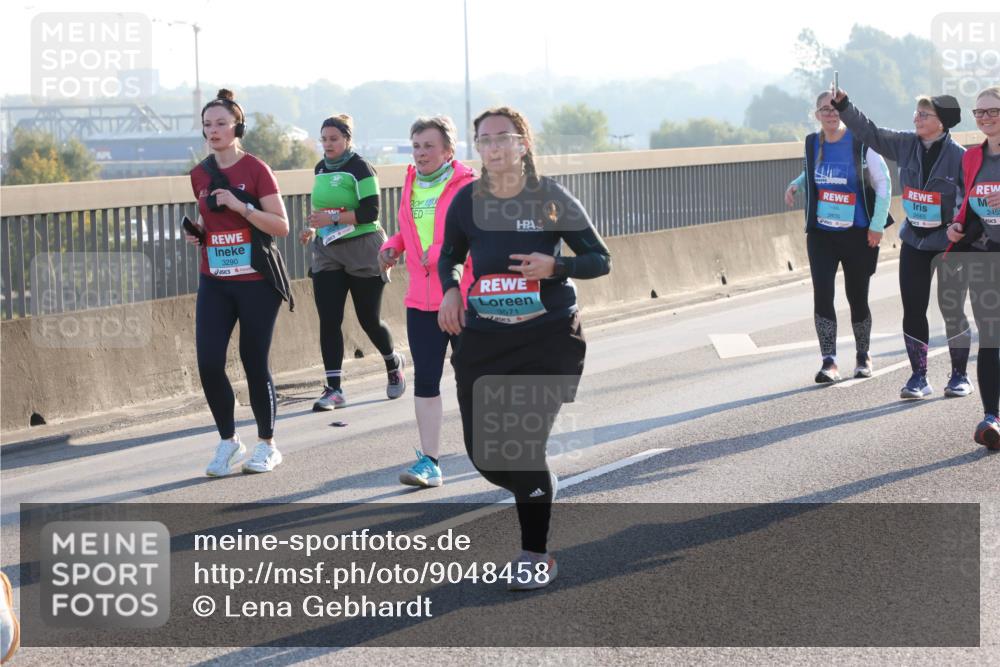 03.10.2025 - Köhlbrandbrückenlauf Lena Gebhardt http://msf.ph/oto/9048458 03.10.2025 09:30:40 Position 1 3290, 3571, 2452 meine-sportfotos.de