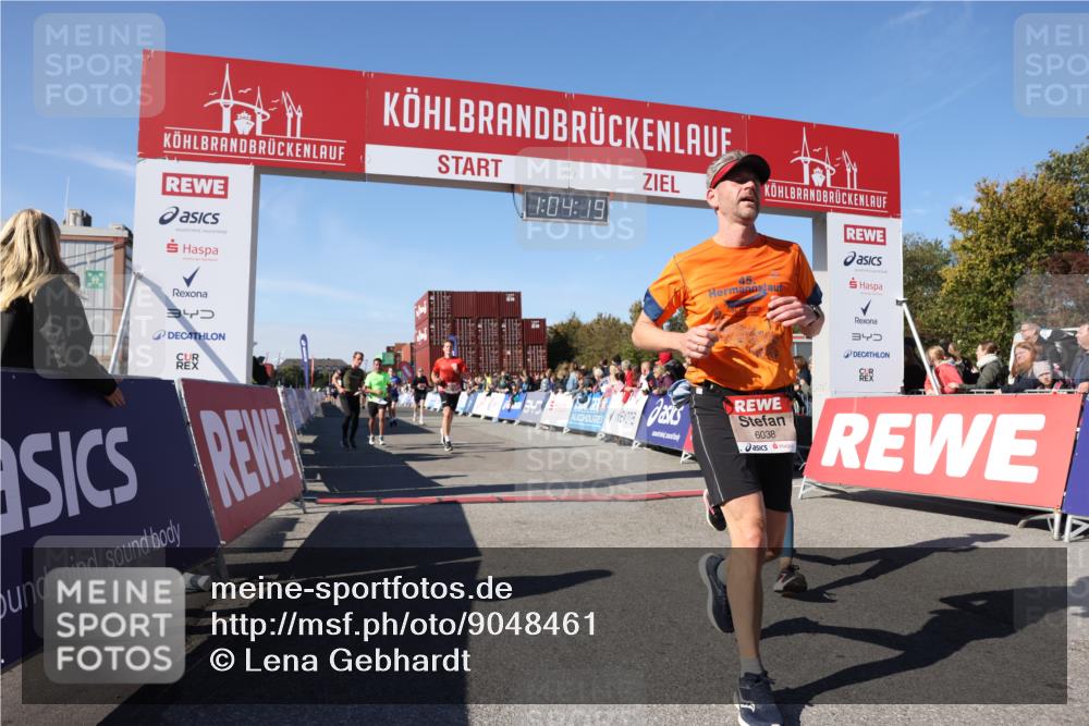 03.10.2025 - Köhlbrandbrückenlauf Lena Gebhardt http://msf.ph/oto/9048461 03.10.2025 13:04:19 Ziel 4297, 4494, 5055, 5721, 6038, 6250, 6251, 6523, 6723, 6724 meine-sportfotos.de