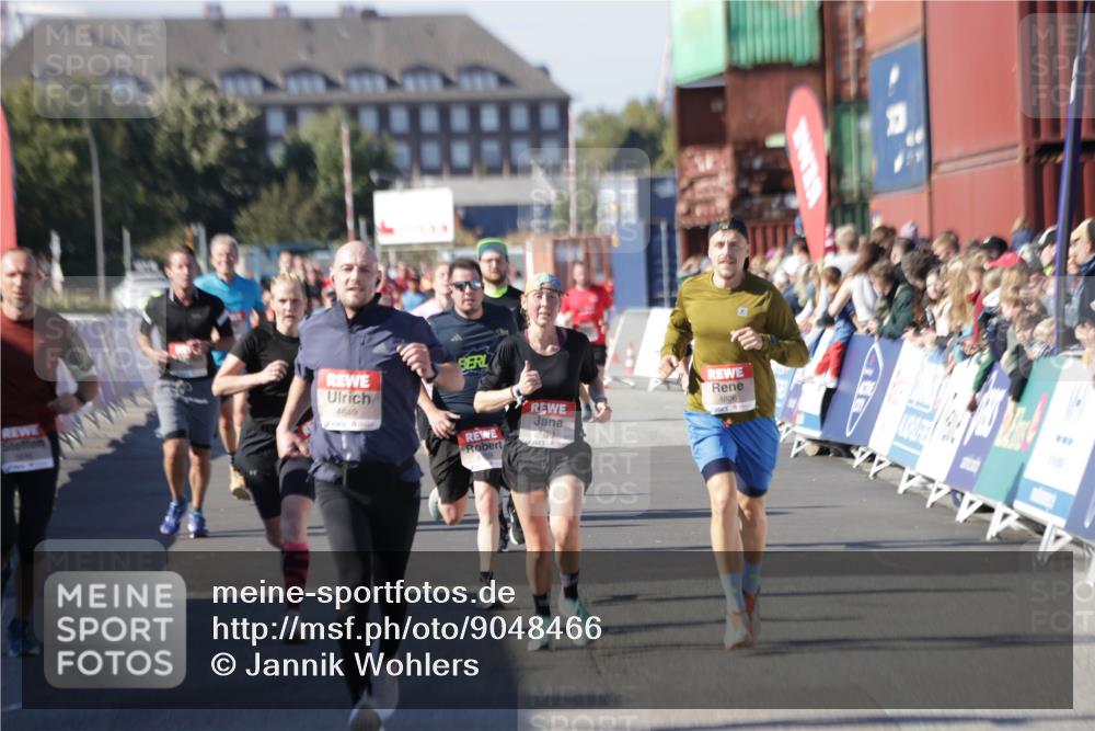 03.10.2025 - Köhlbrandbrückenlauf Jannik Wohlers http://msf.ph/oto/9048466 03.10.2025 13:07:17 Ziel 4444, 4590, 4649, 4794, 4806, 5645, 5646, 6302, 6459, 6467 meine-sportfotos.de