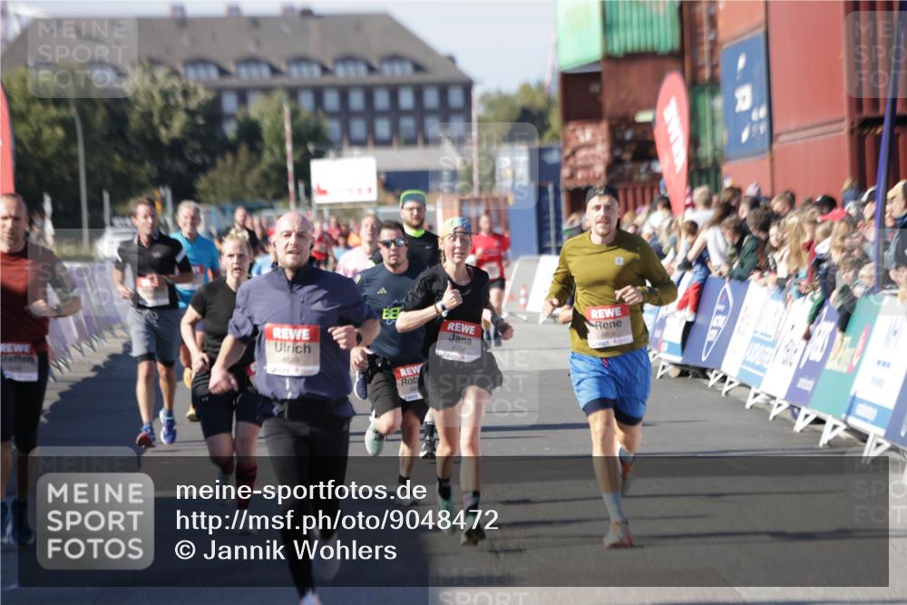 03.10.2025 - Köhlbrandbrückenlauf Jannik Wohlers http://msf.ph/oto/9048472 03.10.2025 13:07:17 Ziel 4444, 4590, 4649, 4794, 4806, 5645, 5646, 6302, 6459, 6467 meine-sportfotos.de