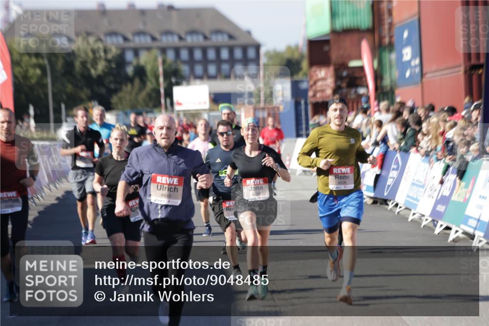03.10.2025 - Köhlbrandbrückenlauf Jannik Wohlers http://msf.ph/oto/9048485 03.10.2025 13:07:17 Ziel 4444, 4590, 4649, 4794, 4806, 5645, 5646, 6302, 6459, 6467 meine-sportfotos.de