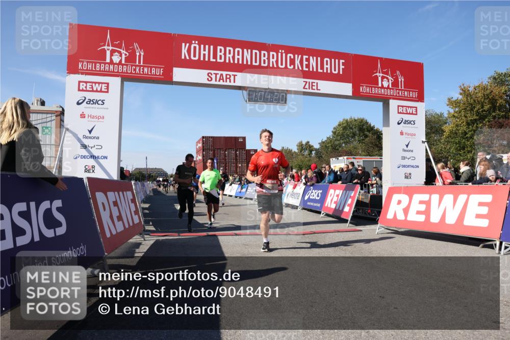 03.10.2025 - Köhlbrandbrückenlauf Lena Gebhardt http://msf.ph/oto/9048491 03.10.2025 13:04:21 Ziel 4117, 4198, 4297, 4494, 4665, 4836, 4995, 5055, 6038, 6250, 6251, 6523, 6723, 6724 meine-sportfotos.de