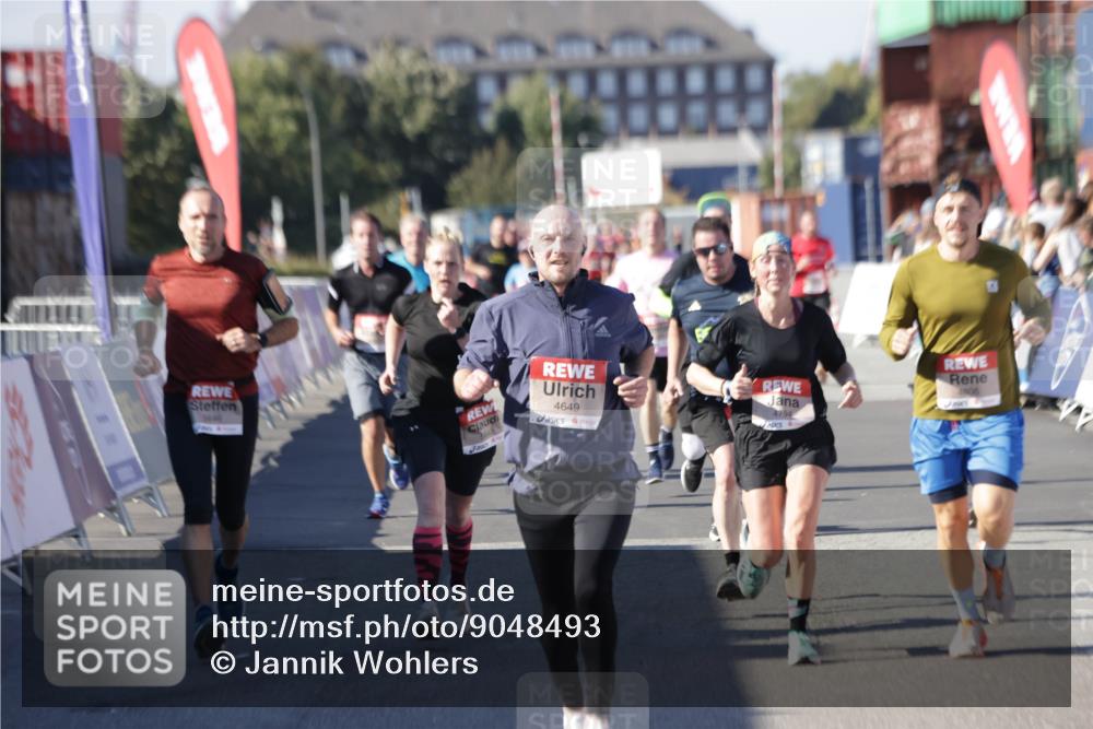 03.10.2025 - Köhlbrandbrückenlauf Jannik Wohlers http://msf.ph/oto/9048493 03.10.2025 13:07:18 Ziel 4444, 4590, 4649, 4794, 4806, 5645, 5646, 5872, 6302, 6459, 6467 meine-sportfotos.de