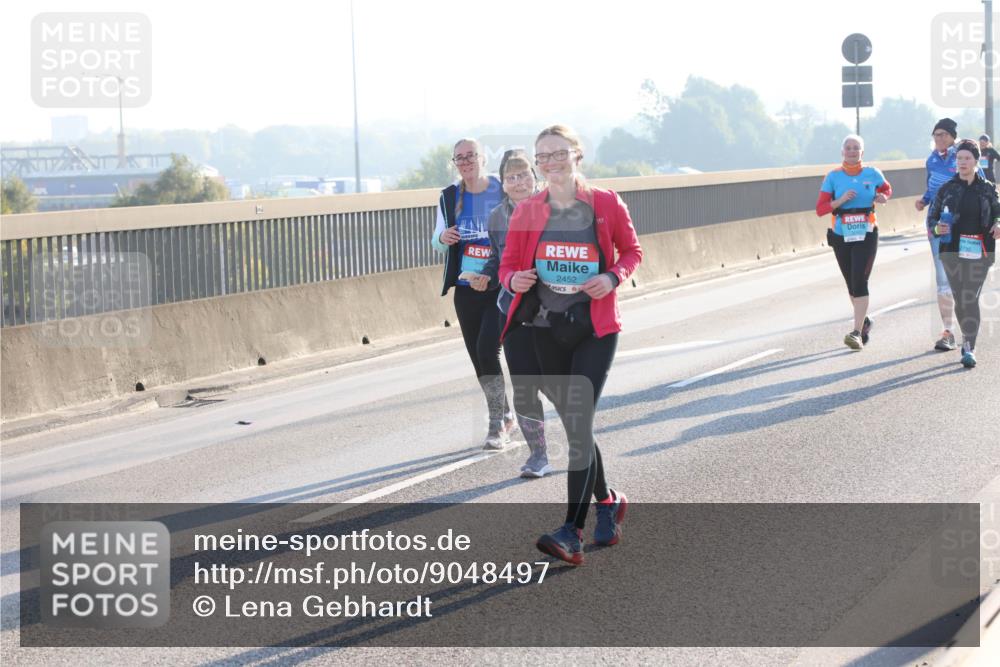 03.10.2025 - Köhlbrandbrückenlauf Lena Gebhardt http://msf.ph/oto/9048497 03.10.2025 09:30:41 Position 1 2452 meine-sportfotos.de