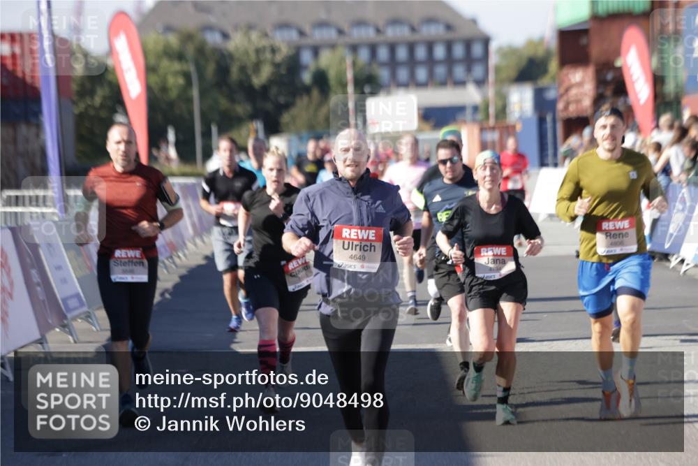 03.10.2025 - Köhlbrandbrückenlauf Jannik Wohlers http://msf.ph/oto/9048498 03.10.2025 13:07:18 Ziel 4444, 4590, 4649, 4794, 4806, 5645, 5646, 5872, 6302, 6459, 6467 meine-sportfotos.de