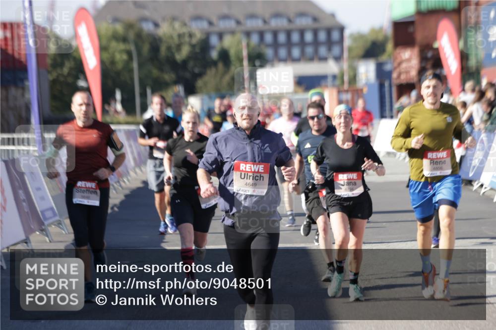 03.10.2025 - Köhlbrandbrückenlauf Jannik Wohlers http://msf.ph/oto/9048501 03.10.2025 13:07:18 Ziel 4444, 4590, 4649, 4794, 4806, 5645, 5646, 5872, 6302, 6459, 6467 meine-sportfotos.de