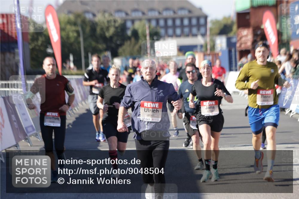 03.10.2025 - Köhlbrandbrückenlauf Jannik Wohlers http://msf.ph/oto/9048504 03.10.2025 13:07:18 Ziel 4444, 4590, 4649, 4794, 4806, 5645, 5646, 5872, 6302, 6459, 6467 meine-sportfotos.de