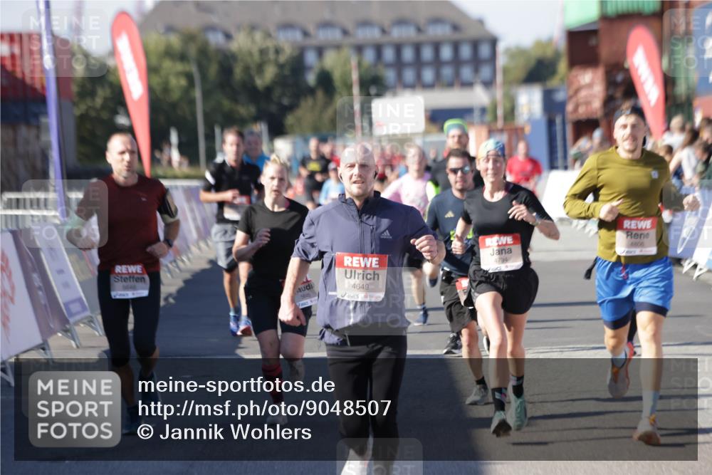 03.10.2025 - Köhlbrandbrückenlauf Jannik Wohlers http://msf.ph/oto/9048507 03.10.2025 13:07:18 Ziel 4444, 4590, 4649, 4794, 4806, 5645, 5646, 5872, 6302, 6459, 6467 meine-sportfotos.de