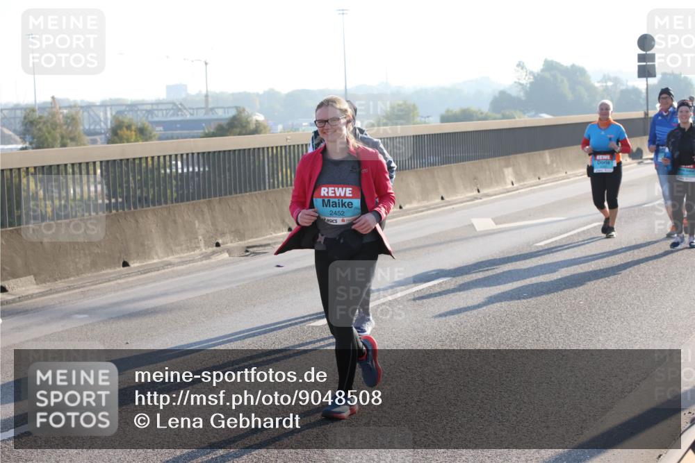 03.10.2025 - Köhlbrandbrückenlauf Lena Gebhardt http://msf.ph/oto/9048508 03.10.2025 09:30:42 Position 1 2452 meine-sportfotos.de