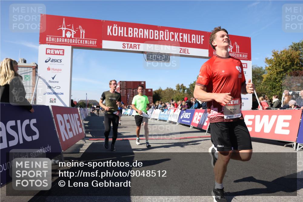 03.10.2025 - Köhlbrandbrückenlauf Lena Gebhardt http://msf.ph/oto/9048512 03.10.2025 13:04:22 Ziel 4117, 4198, 4297, 4494, 4665, 4836, 4995, 5055, 6038, 6250, 6251, 6523, 6723, 6724 meine-sportfotos.de