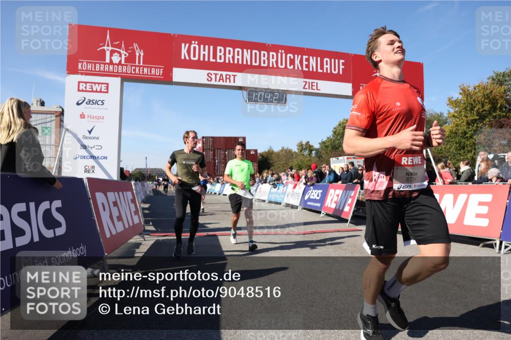 03.10.2025 - Köhlbrandbrückenlauf Lena Gebhardt http://msf.ph/oto/9048516 03.10.2025 13:04:22 Ziel 4117, 4198, 4297, 4494, 4665, 4836, 4995, 5055, 6038, 6250, 6251, 6523, 6723, 6724 meine-sportfotos.de