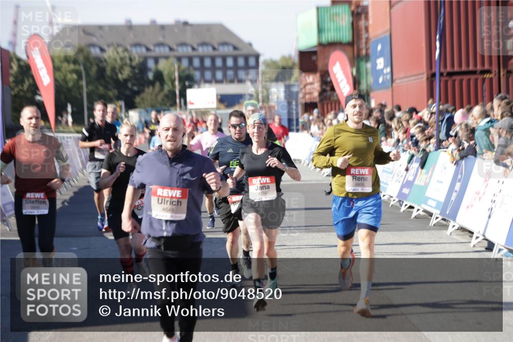 03.10.2025 - Köhlbrandbrückenlauf Jannik Wohlers http://msf.ph/oto/9048520 03.10.2025 13:07:19 Ziel 4590, 4649, 4794, 4806, 5645, 5646, 5870, 5872, 6302, 6459, 6467 meine-sportfotos.de