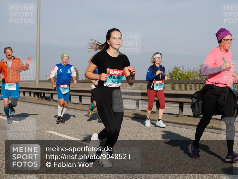 03.10.2025 - Köhlbrandbrückenlauf Fabian Wolf http://msf.ph/oto/9048521 03.10.2025 10:00:33 Position 3 3281, 3505, 3125, 1812 meine-sportfotos.de