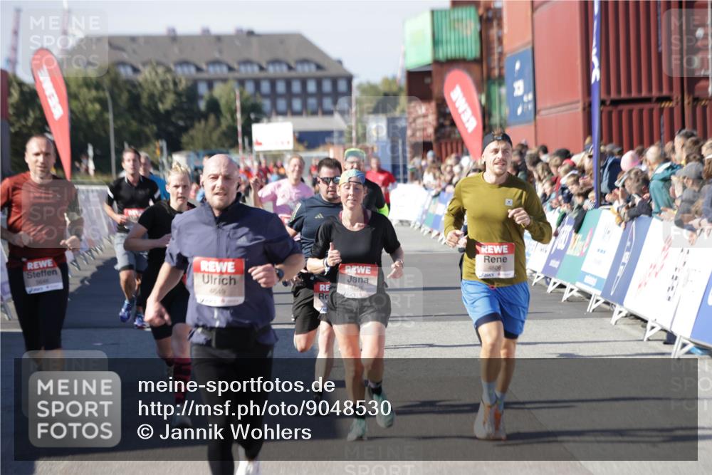 03.10.2025 - Köhlbrandbrückenlauf Jannik Wohlers http://msf.ph/oto/9048530 03.10.2025 13:07:19 Ziel 4590, 4649, 4794, 4806, 5645, 5646, 5870, 5872, 6302, 6459, 6467 meine-sportfotos.de
