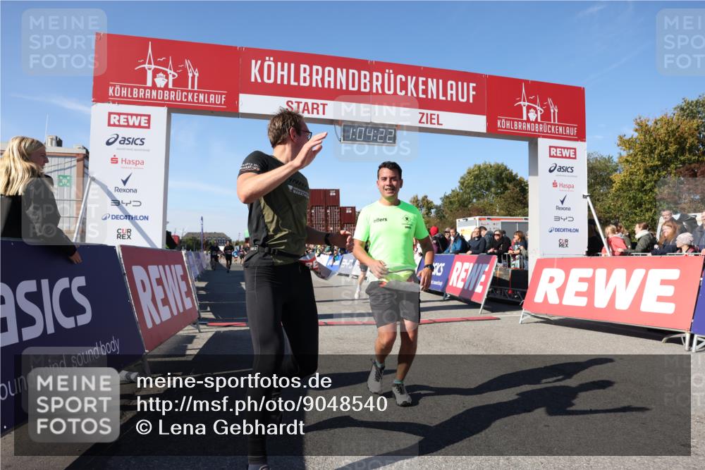 03.10.2025 - Köhlbrandbrückenlauf Lena Gebhardt http://msf.ph/oto/9048540 03.10.2025 13:04:23 Ziel 4117, 4198, 4297, 4494, 4665, 4836, 4995, 5055, 6038, 6250, 6251, 6523, 6723, 6724 meine-sportfotos.de