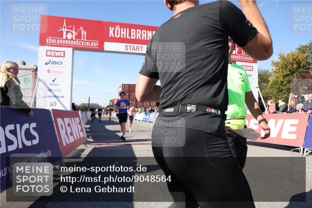 03.10.2025 - Köhlbrandbrückenlauf Lena Gebhardt http://msf.ph/oto/9048564 03.10.2025 13:04:23 Ziel 4117, 4198, 4297, 4494, 4665, 4836, 4995, 5055, 6038, 6250, 6251, 6523, 6723, 6724 meine-sportfotos.de