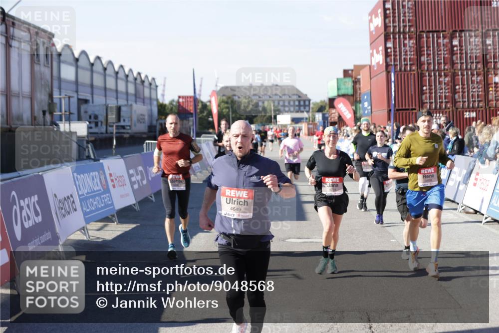03.10.2025 - Köhlbrandbrückenlauf Jannik Wohlers http://msf.ph/oto/9048568 03.10.2025 13:07:21 Ziel 4287, 4288, 4590, 4649, 4794, 4806, 5645, 5646, 5870, 5872, 6302, 6459, 6467 meine-sportfotos.de
