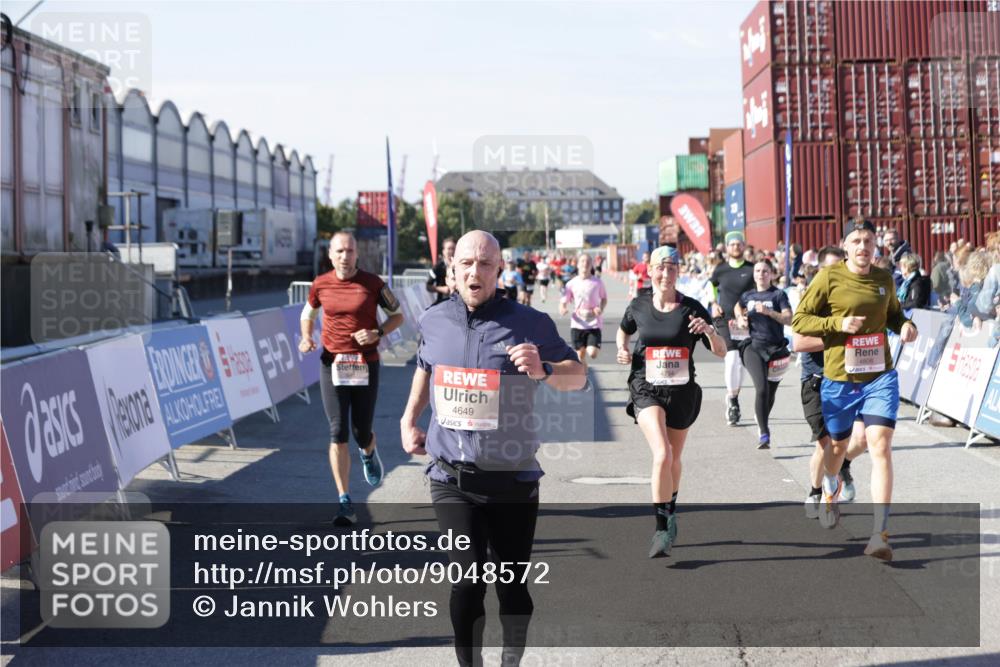 03.10.2025 - Köhlbrandbrückenlauf Jannik Wohlers http://msf.ph/oto/9048572 03.10.2025 13:07:21 Ziel 4287, 4288, 4590, 4649, 4794, 4806, 5645, 5646, 5870, 5872, 6302, 6459, 6467 meine-sportfotos.de