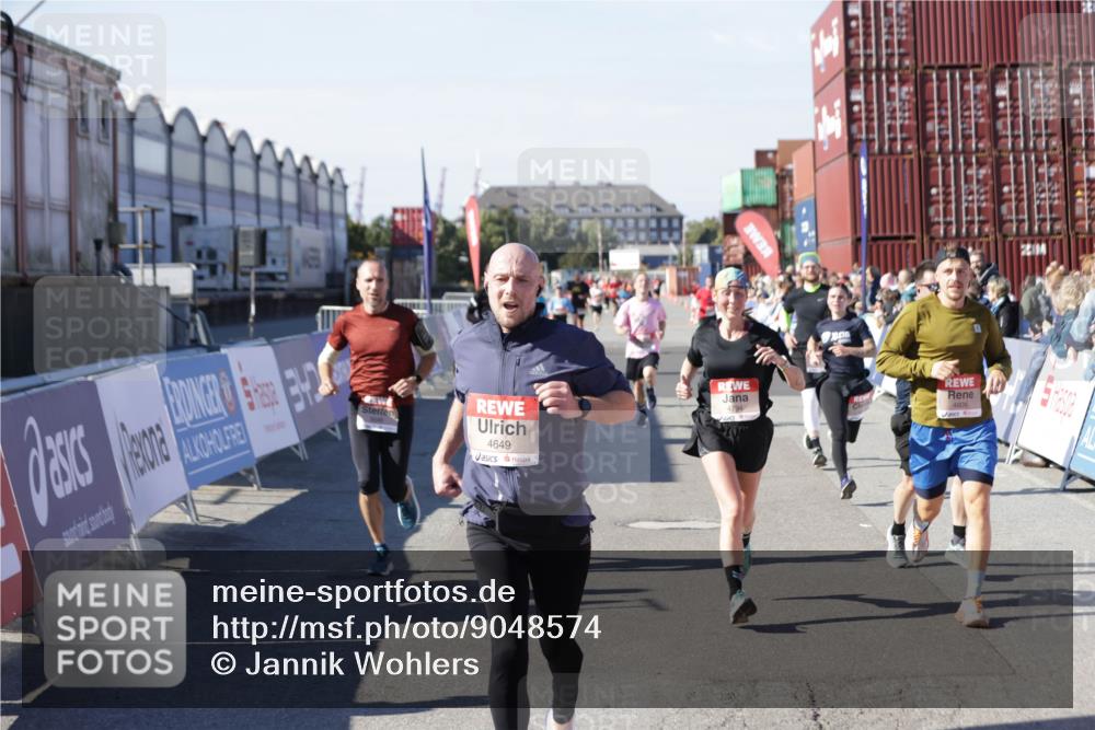 03.10.2025 - Köhlbrandbrückenlauf Jannik Wohlers http://msf.ph/oto/9048574 03.10.2025 13:07:21 Ziel 4287, 4288, 4590, 4649, 4794, 4806, 5645, 5646, 5870, 5872, 6302, 6459, 6467 meine-sportfotos.de