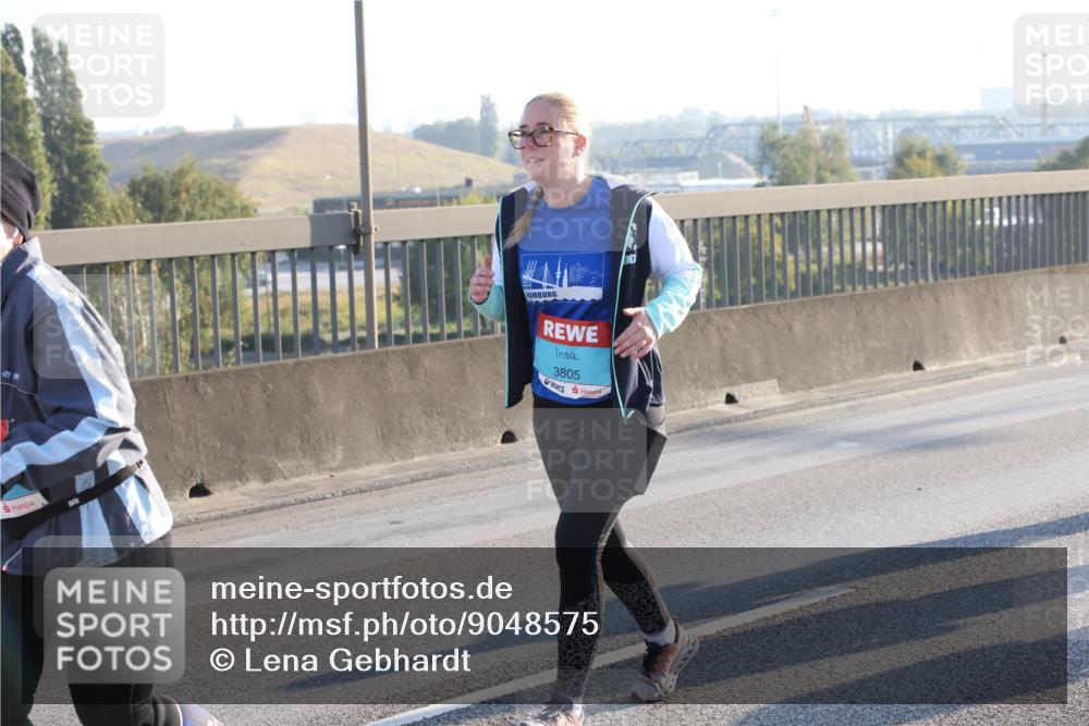 03.10.2025 - Köhlbrandbrückenlauf Lena Gebhardt http://msf.ph/oto/9048575 03.10.2025 09:30:45 Position 1 3805 meine-sportfotos.de
