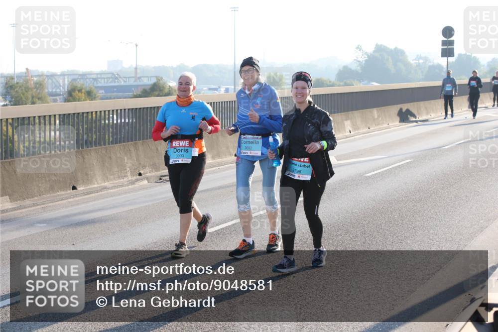 03.10.2025 - Köhlbrandbrückenlauf Lena Gebhardt http://msf.ph/oto/9048581 03.10.2025 09:30:46 Position 1 3093, 3092, 2795 meine-sportfotos.de