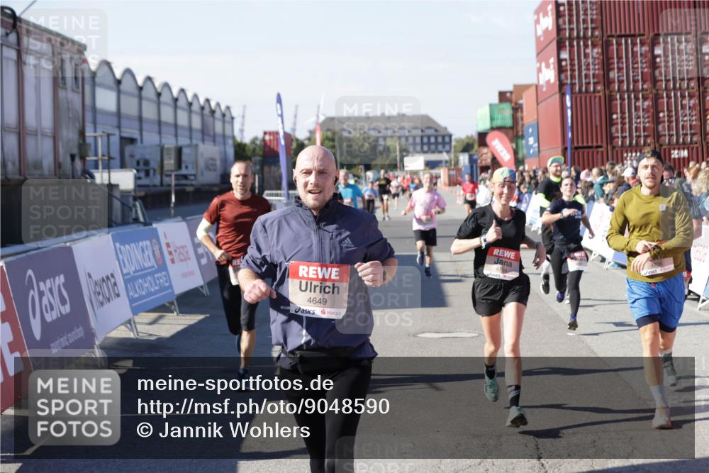 03.10.2025 - Köhlbrandbrückenlauf Jannik Wohlers http://msf.ph/oto/9048590 03.10.2025 13:07:21 Ziel 4287, 4288, 4590, 4649, 4794, 4806, 5645, 5646, 5870, 5872, 6302, 6459, 6467 meine-sportfotos.de