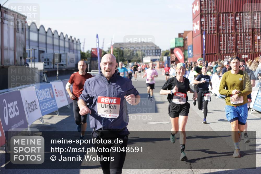 03.10.2025 - Köhlbrandbrückenlauf Jannik Wohlers http://msf.ph/oto/9048591 03.10.2025 13:07:21 Ziel 4287, 4288, 4590, 4649, 4794, 4806, 5645, 5646, 5870, 5872, 6302, 6459, 6467 meine-sportfotos.de
