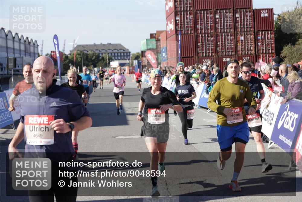 03.10.2025 - Köhlbrandbrückenlauf Jannik Wohlers http://msf.ph/oto/9048594 03.10.2025 13:07:22 Ziel 4287, 4288, 4590, 4649, 4794, 4806, 5645, 5646, 5870, 5872, 6302, 6459 meine-sportfotos.de