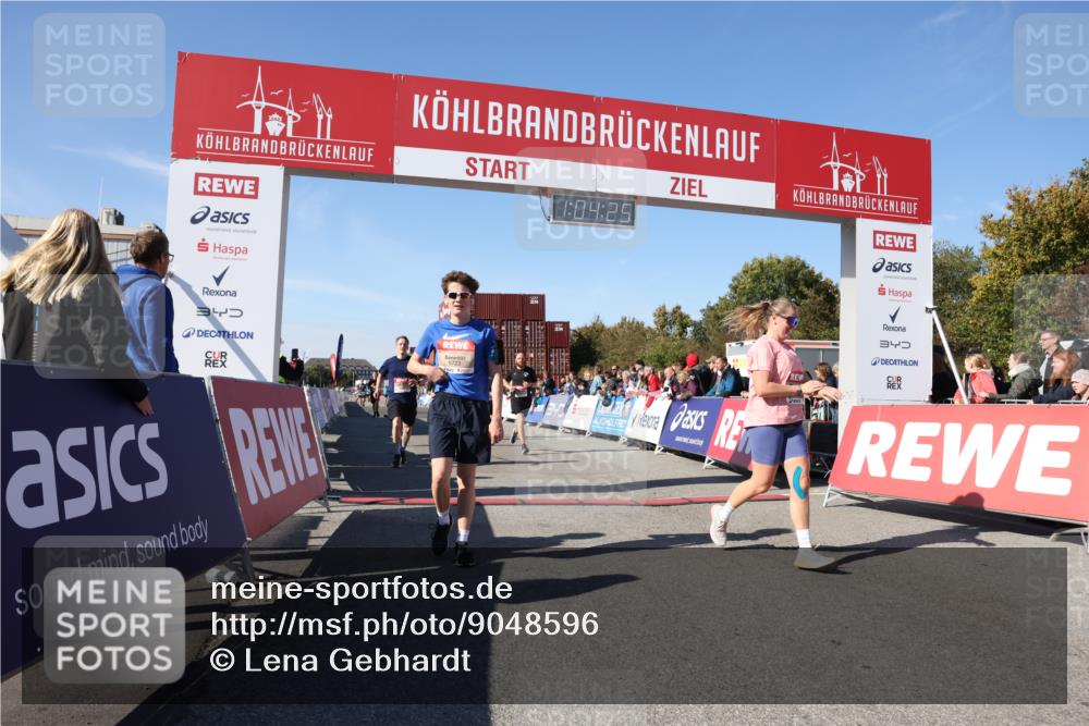 03.10.2025 - Köhlbrandbrückenlauf Lena Gebhardt http://msf.ph/oto/9048596 03.10.2025 13:04:26 Ziel 4055, 4117, 4198, 4297, 4494, 4665, 4836, 4995, 5055, 6018, 6038, 6250, 6251, 6723, 6724 meine-sportfotos.de