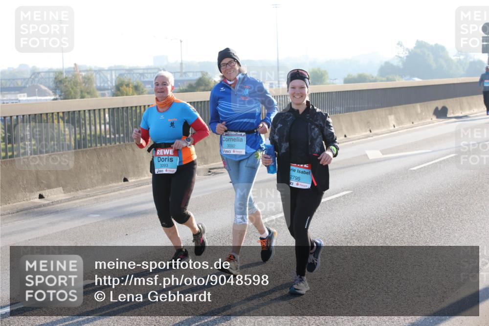 03.10.2025 - Köhlbrandbrückenlauf Lena Gebhardt http://msf.ph/oto/9048598 03.10.2025 09:30:46 Position 1 3093, 3092, 2795 meine-sportfotos.de