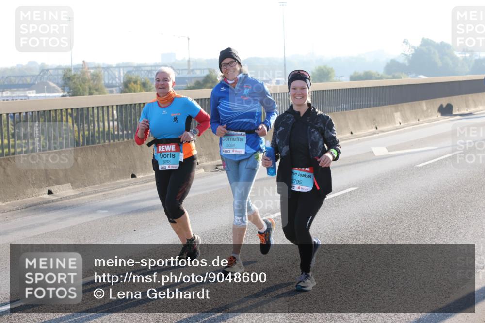 03.10.2025 - Köhlbrandbrückenlauf Lena Gebhardt http://msf.ph/oto/9048600 03.10.2025 09:30:47 Position 1 3092, 3093, 2795 meine-sportfotos.de