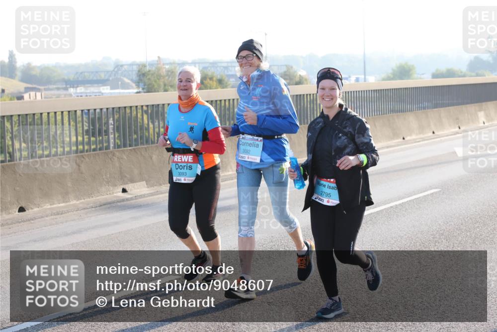 03.10.2025 - Köhlbrandbrückenlauf Lena Gebhardt http://msf.ph/oto/9048607 03.10.2025 09:30:47 Position 1 3093, 3092, 2795 meine-sportfotos.de
