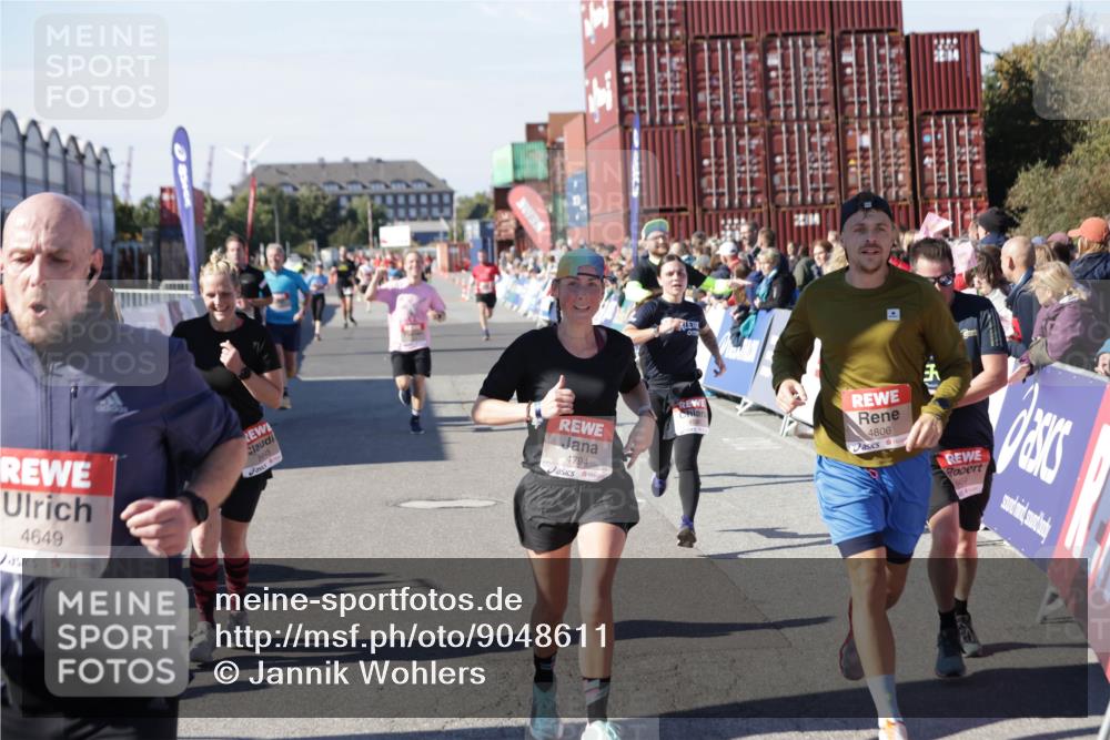 03.10.2025 - Köhlbrandbrückenlauf Jannik Wohlers http://msf.ph/oto/9048611 03.10.2025 13:07:22 Ziel 4287, 4288, 4590, 4649, 4794, 4806, 5645, 5646, 5870, 5872, 6302, 6459 meine-sportfotos.de