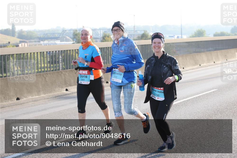 03.10.2025 - Köhlbrandbrückenlauf Lena Gebhardt http://msf.ph/oto/9048616 03.10.2025 09:30:47 Position 1 3093, 3092, 2795 meine-sportfotos.de