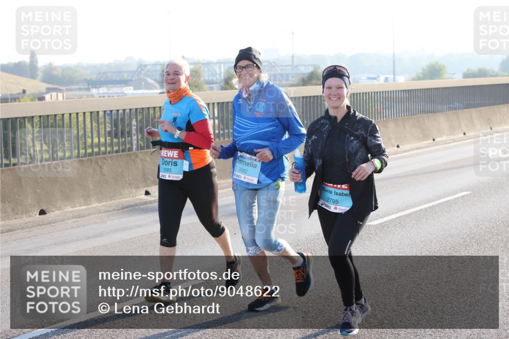 03.10.2025 - Köhlbrandbrückenlauf Lena Gebhardt http://msf.ph/oto/9048622 03.10.2025 09:30:47 Position 1 3093, 3092, 2795 meine-sportfotos.de