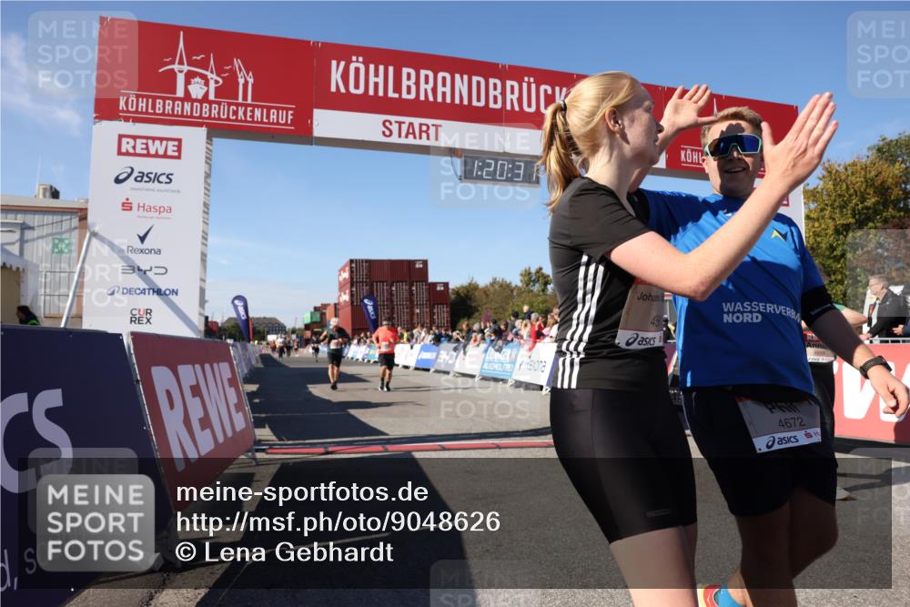 03.10.2025 - Köhlbrandbrückenlauf Lena Gebhardt http://msf.ph/oto/9048626 03.10.2025 13:20:31 Ziel 4269, 4385, 4570, 4571, 4591, 4672, 4739, 4790, 4859, 5082, 5144, 5208, 5543, 5631, 5790, 6807 meine-sportfotos.de