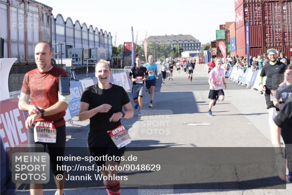 03.10.2025 - Köhlbrandbrückenlauf Jannik Wohlers http://msf.ph/oto/9048629 03.10.2025 13:07:23 Ziel 4113, 4287, 4288, 4590, 4649, 4794, 4806, 5645, 5646, 5870, 5872, 6459 meine-sportfotos.de