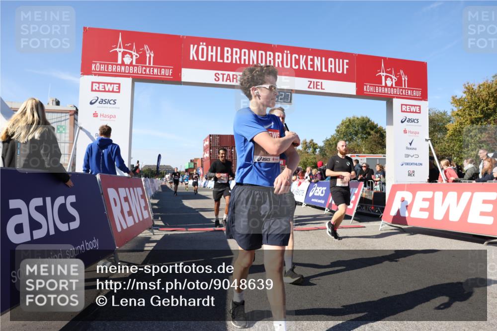 03.10.2025 - Köhlbrandbrückenlauf Lena Gebhardt http://msf.ph/oto/9048639 03.10.2025 13:04:28 Ziel 4055, 4117, 4198, 4297, 4494, 4665, 4836, 4995, 6018, 6092, 6250, 6251, 6723, 6724 meine-sportfotos.de