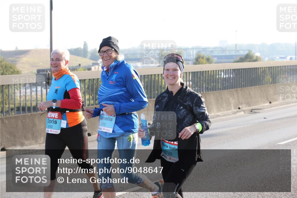 03.10.2025 - Köhlbrandbrückenlauf Lena Gebhardt http://msf.ph/oto/9048647 03.10.2025 09:30:48 Position 1 3093, 3092, 2795 meine-sportfotos.de