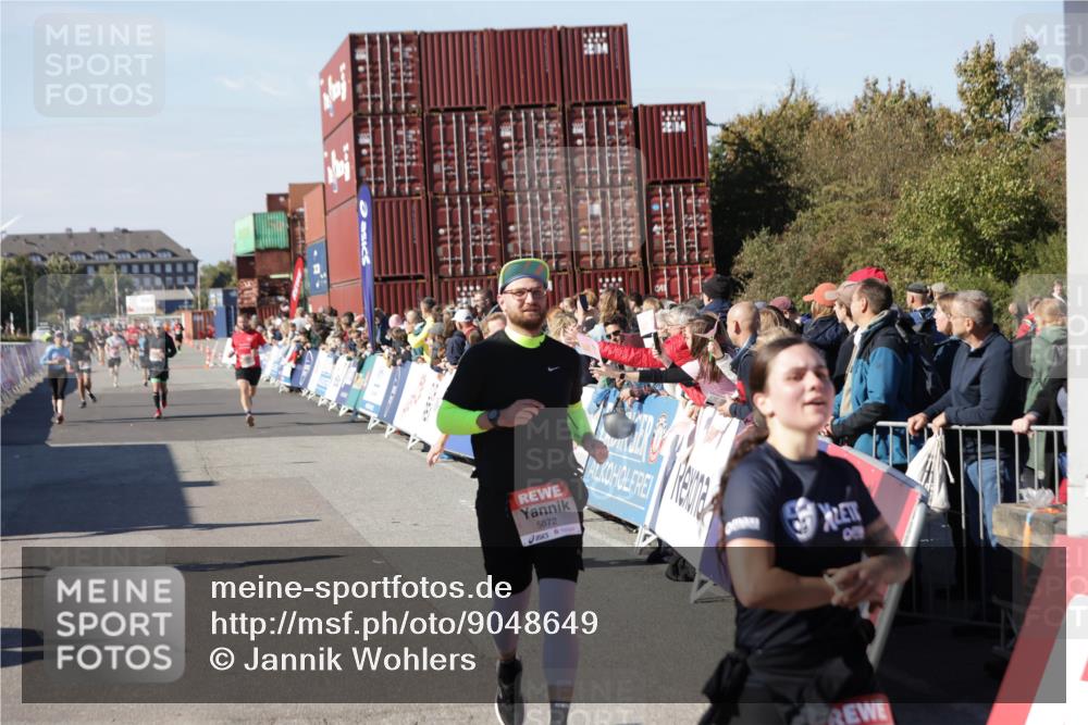03.10.2025 - Köhlbrandbrückenlauf Jannik Wohlers http://msf.ph/oto/9048649 03.10.2025 13:07:24 Ziel 4113, 4287, 4288, 4590, 4636, 4649, 4794, 4806, 5645, 5646, 5870, 5872, 6459 meine-sportfotos.de