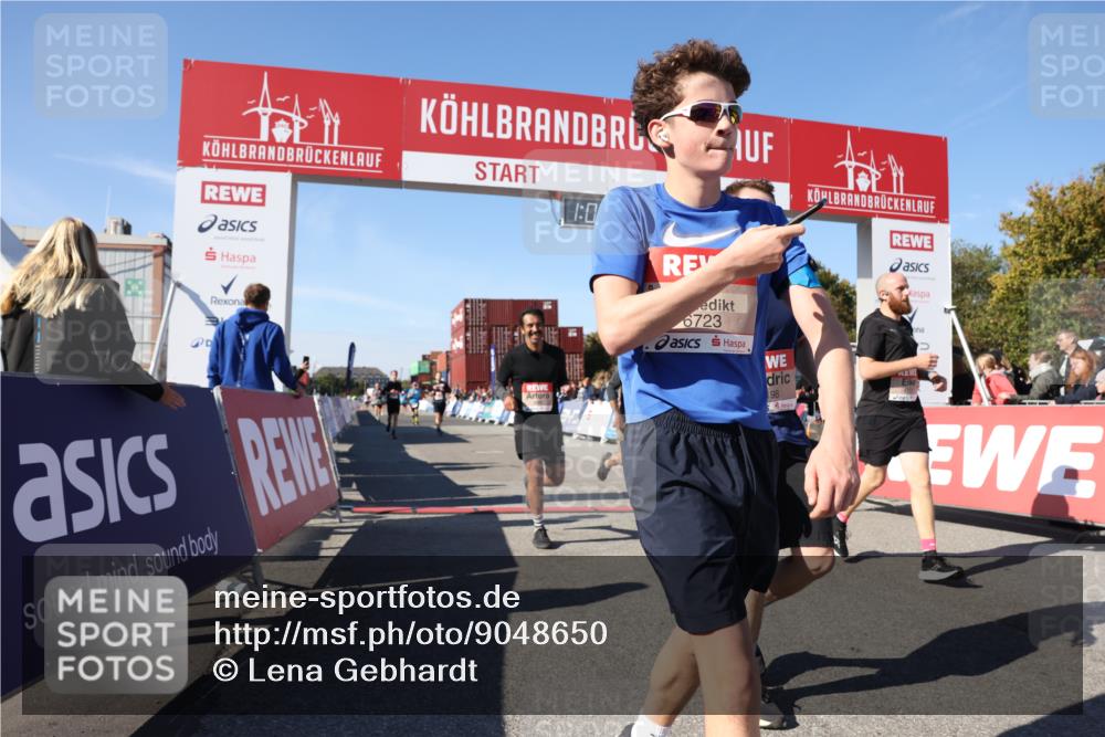 03.10.2025 - Köhlbrandbrückenlauf Lena Gebhardt http://msf.ph/oto/9048650 03.10.2025 13:04:28 Ziel 4055, 4117, 4198, 4297, 4494, 4665, 4836, 4995, 6018, 6092, 6250, 6251, 6723, 6724 meine-sportfotos.de