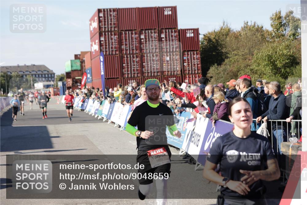 03.10.2025 - Köhlbrandbrückenlauf Jannik Wohlers http://msf.ph/oto/9048659 03.10.2025 13:07:24 Ziel 4113, 4287, 4288, 4590, 4636, 4649, 4794, 4806, 5645, 5646, 5870, 5872, 6459 meine-sportfotos.de