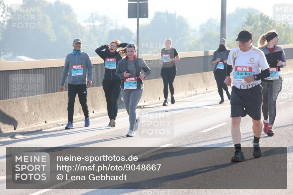 03.10.2025 - Köhlbrandbrückenlauf Lena Gebhardt http://msf.ph/oto/9048667 03.10.2025 09:30:50 Position 1 2692, 2691, 3606, 242, 426 meine-sportfotos.de