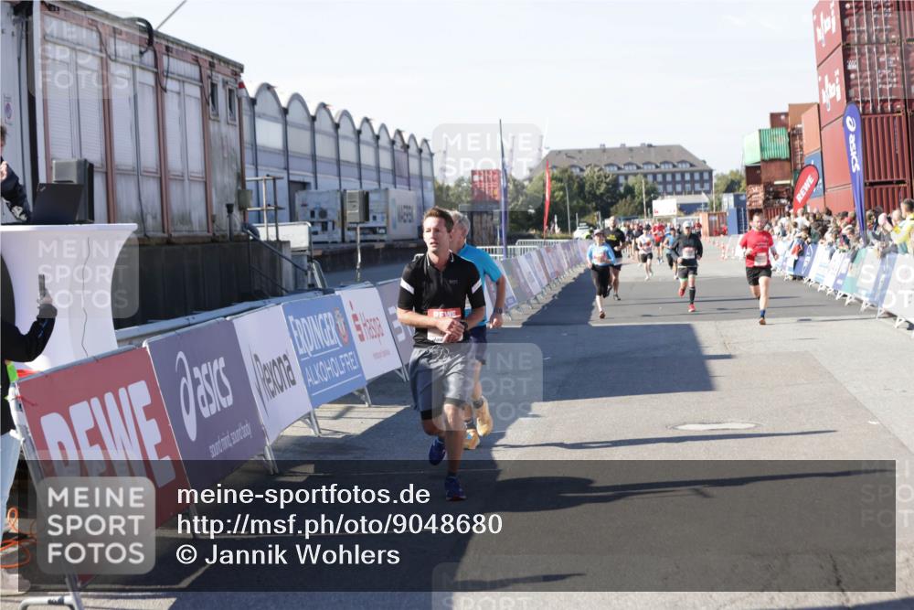 03.10.2025 - Köhlbrandbrückenlauf Jannik Wohlers http://msf.ph/oto/9048680 03.10.2025 13:07:25 Ziel 4113, 4287, 4288, 4590, 4636, 4649, 4794, 4806, 5645, 5646, 5870, 5872, 6459 meine-sportfotos.de