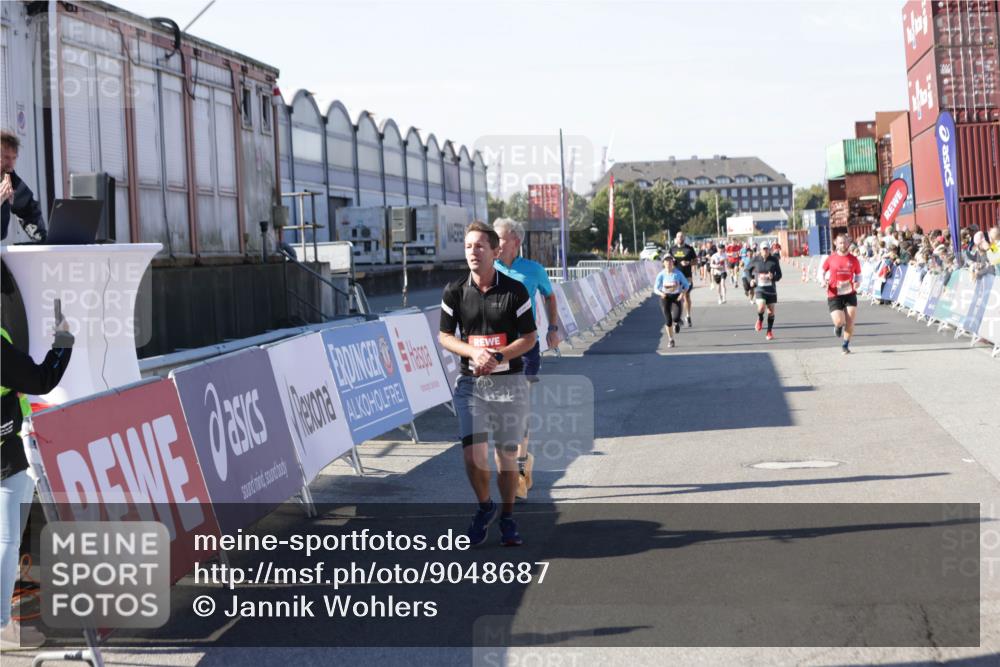 03.10.2025 - Köhlbrandbrückenlauf Jannik Wohlers http://msf.ph/oto/9048687 03.10.2025 13:07:25 Ziel 4113, 4287, 4288, 4590, 4636, 4649, 4794, 4806, 5645, 5646, 5870, 5872, 6459 meine-sportfotos.de