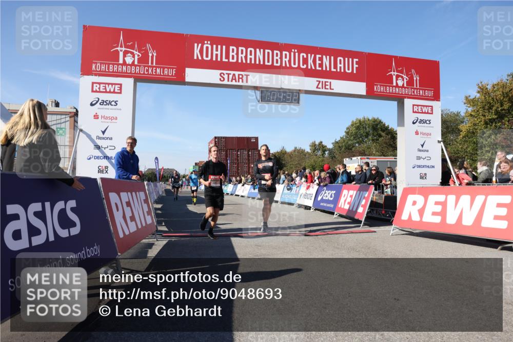03.10.2025 - Köhlbrandbrückenlauf Lena Gebhardt http://msf.ph/oto/9048693 03.10.2025 13:04:32 Ziel 4055, 4117, 4198, 4297, 4494, 4665, 4713, 4836, 4995, 6018, 6092, 6723 meine-sportfotos.de