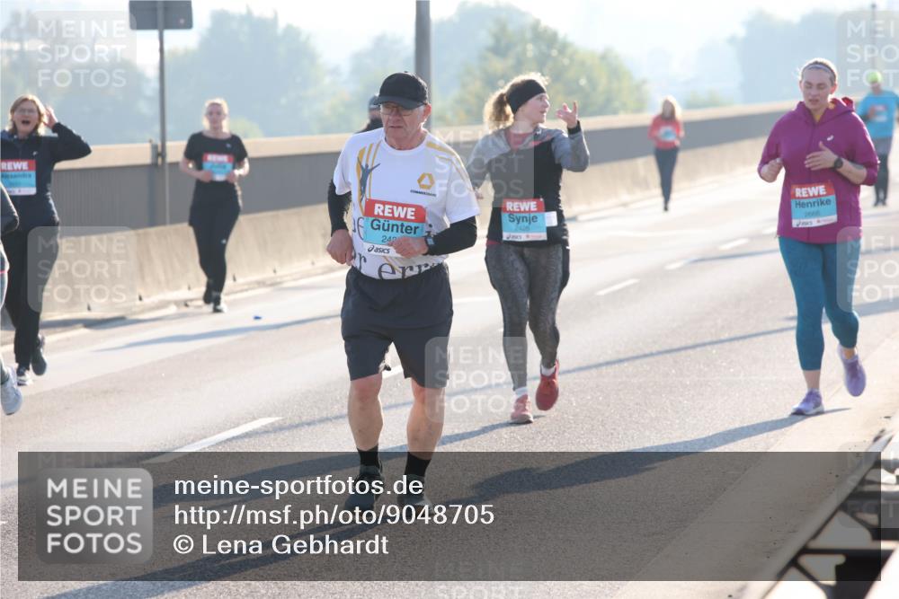 03.10.2025 - Köhlbrandbrückenlauf Lena Gebhardt http://msf.ph/oto/9048705 03.10.2025 09:30:51 Position 1 2666, 242 meine-sportfotos.de