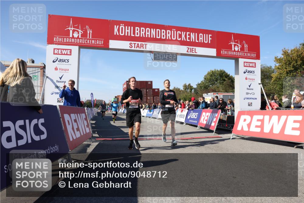 03.10.2025 - Köhlbrandbrückenlauf Lena Gebhardt http://msf.ph/oto/9048712 03.10.2025 13:04:33 Ziel 4055, 4117, 4198, 4297, 4665, 4713, 4836, 4995, 6018, 6092, 6723 meine-sportfotos.de