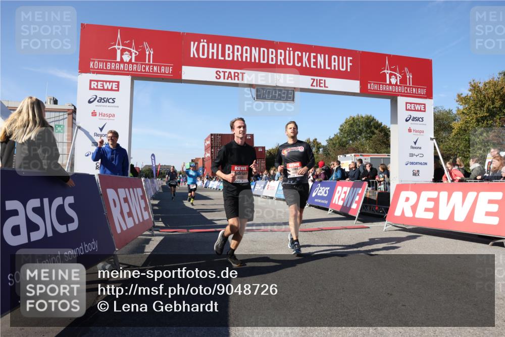 03.10.2025 - Köhlbrandbrückenlauf Lena Gebhardt http://msf.ph/oto/9048726 03.10.2025 13:04:33 Ziel 4055, 4117, 4198, 4297, 4665, 4713, 4836, 4995, 6018, 6092, 6723 meine-sportfotos.de