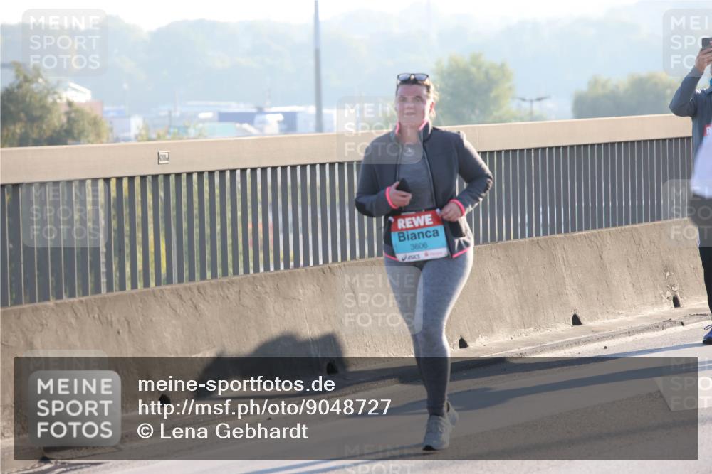 03.10.2025 - Köhlbrandbrückenlauf Lena Gebhardt http://msf.ph/oto/9048727 03.10.2025 09:30:55 Position 1 3606 meine-sportfotos.de